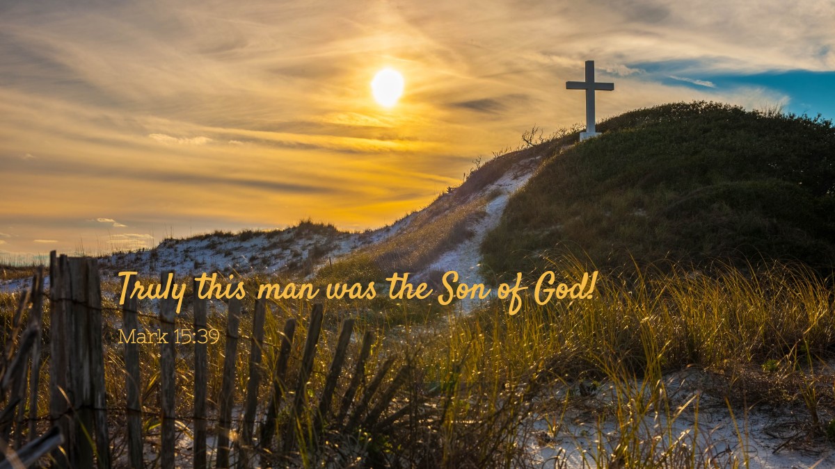 Cruz en colina con cielo amarillo dice verdaderamente que este hombre era el Hijo de Dios.